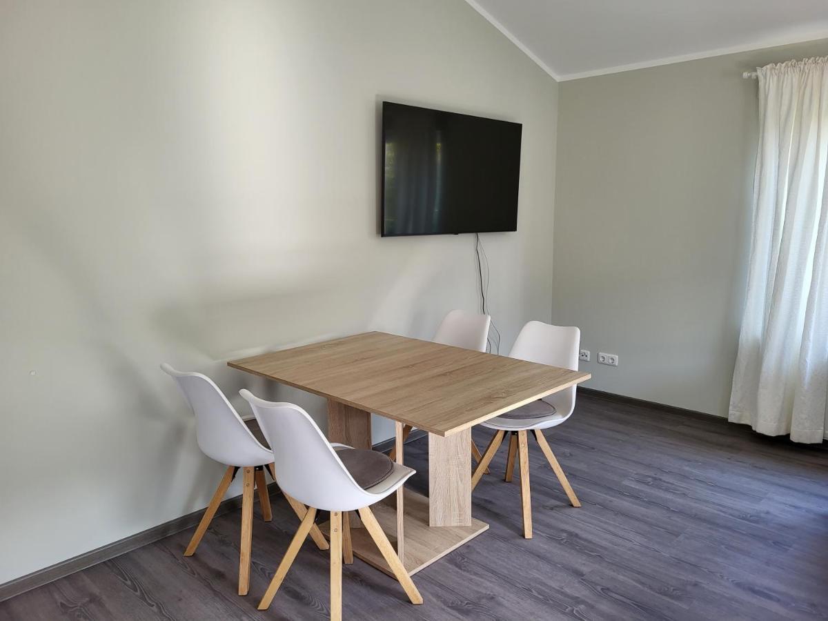 Apartment - Mit Garten Und Terrasse *