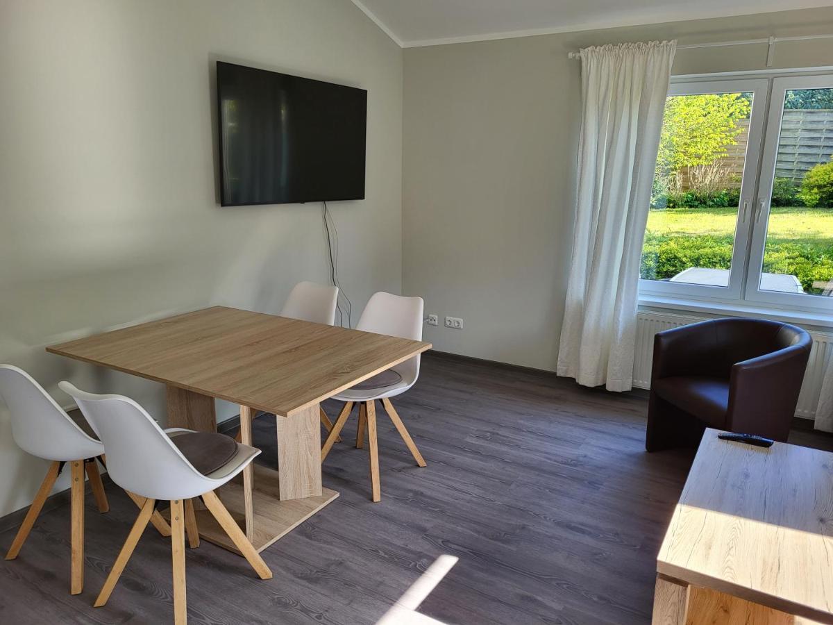 - Mit Garten Und Terrasse